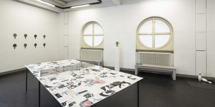 Interner Verweis: Galeriathlon: Tischtennis und Scheibenschießen mit dem Kurator der Ausstellung „Why so serious?“